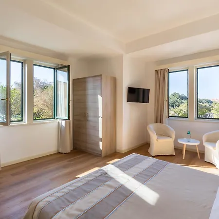 Catalunya Hotel 4*