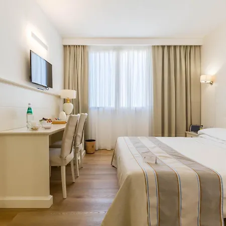فندق Catalunya 4*